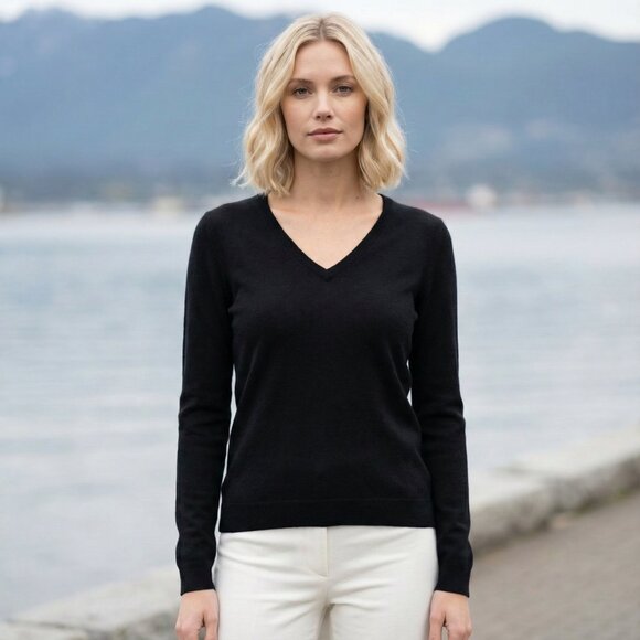 Pure Wool Black Sweater Contemporaine Exclusive Simons V-Neck Classic & Warm - Picture 2 of 11